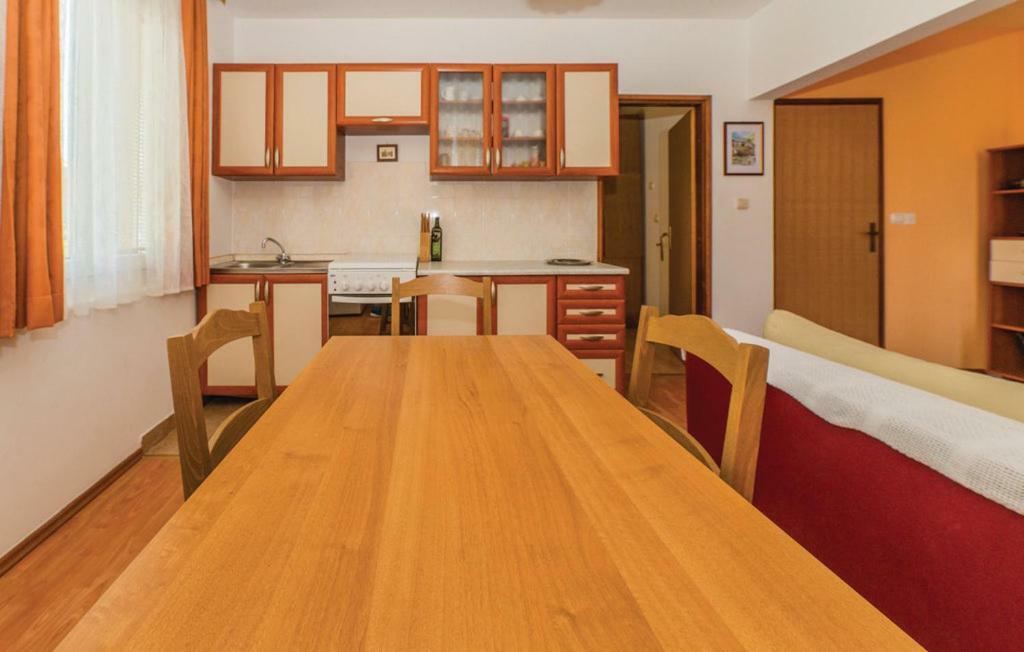 Apartment Diana - Great Location, Cosy 2 Bedroom, 2 Bathroom Apt Kukljica Bagian luar foto