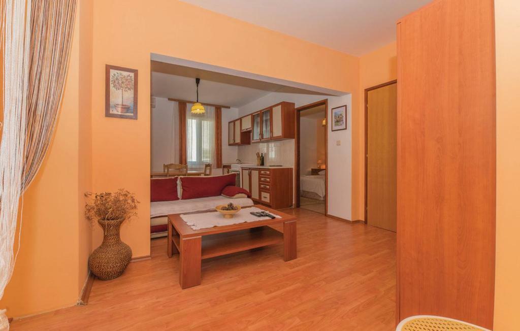 Apartment Diana - Great Location, Cosy 2 Bedroom, 2 Bathroom Apt Kukljica Bagian luar foto
