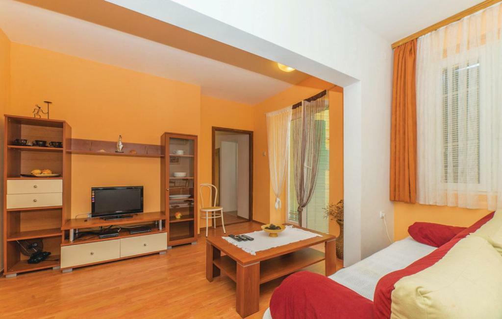 Apartment Diana - Great Location, Cosy 2 Bedroom, 2 Bathroom Apt Kukljica Bagian luar foto